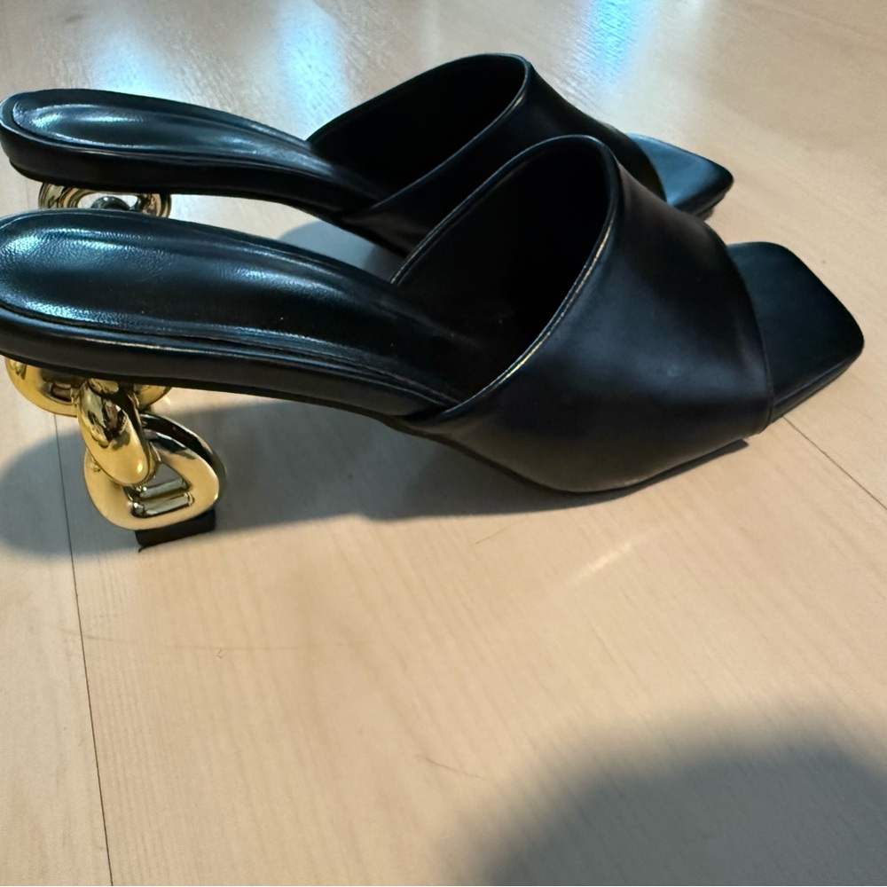 Elegant Black and Gold Women's Heels
